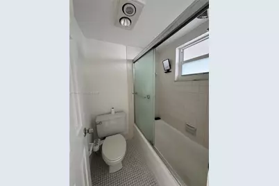 9330 Lagoon Pl #201, Davie, FL 33324 - Photo 7