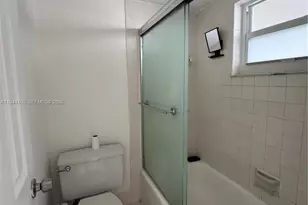 9330 Lagoon Pl, Davie, FL 33324 - Photo 7