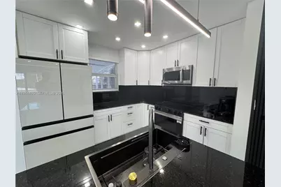 8600 Taft St, Pembroke Pines, FL 33024 - Photo 5