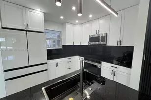 8600 Taft St, Pembroke Pines, FL 33024 - Photo 5