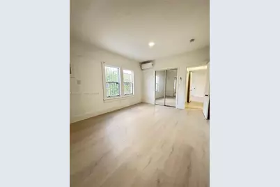 2035 NW 26th St #0, Miami, FL 33142 - Photo 9