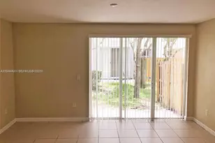 2884 SE 2nd Dr, Homestead, FL 33033 - Photo 9