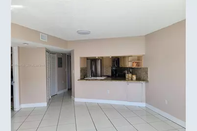 2600 Collins #508, Miami Beach, FL 33140 - Photo 11
