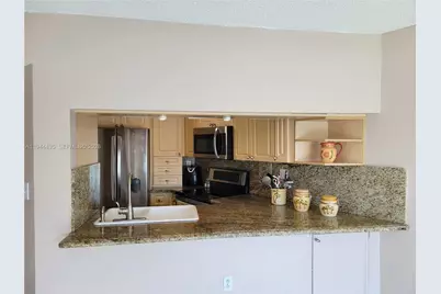 2600 Collins #508, Miami Beach, FL 33140 - Photo 7