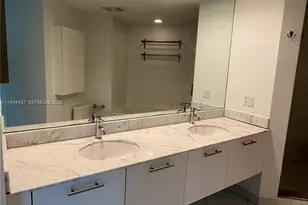 55 SE 6th St, Miami, FL 33131 - Photo 19