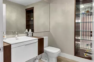 17301 Biscayne Blvd, North Miami Beach, FL 33160 - Photo 11