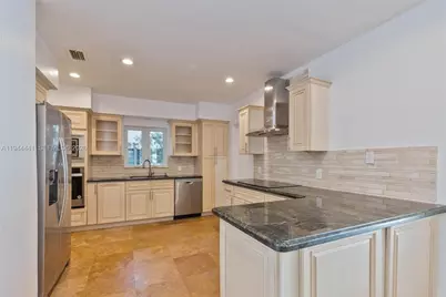 680 NE 57th St, Miami, FL 33137 - Photo 25