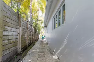 680 NE 57th St, Miami, FL 33137 - Photo 31