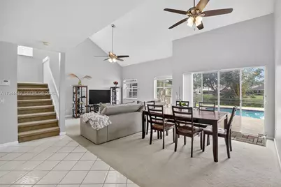 9481 Oak Grove Cir, Davie, FL 33328 - Photo 7