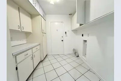 2001 S Saint Andrews Rd #121, Hollywood, FL 33021 - Photo 33