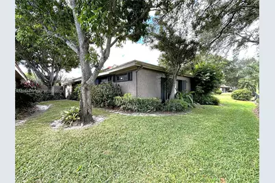 2001 S Saint Andrews Rd #121, Hollywood, FL 33021 - Photo 13