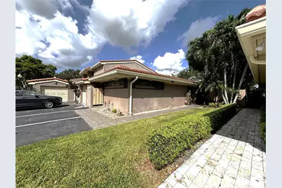 2001 S Saint Andrews Rd #121, Hollywood, FL 33021 - Photo 1