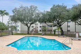 6175 NW 186th St, Hialeah, FL 33015 - Photo 35