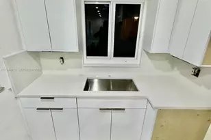 316 N 61st Ave, Hollywood, FL 33024 - Photo 9