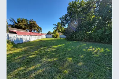 3895 W 2nd Ave, Hialeah, FL 33012 - Photo 3