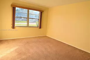 12950 SW 4th Ct, Pembroke Pines, FL 33027 - Photo 5