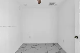 5424 Pembroke Rd, West Park, FL 33021 - Photo 11