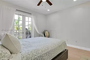 814 SW 147th Ave, Pembroke Pines, FL 33027 - Photo 15