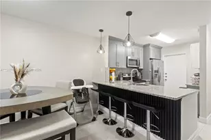 400 SE 10th St, Deerfield Beach, FL 33441 - Photo 5