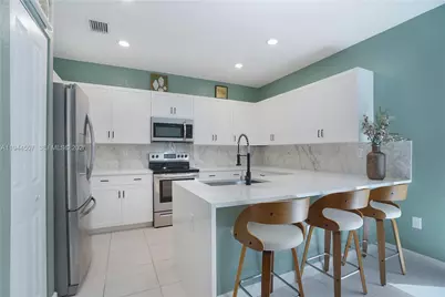 20648 NE 7th Pl, Miami, FL 33179 - Photo 13