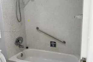 566 Saxony L, Delray Beach, FL 33446 - Photo 17