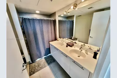 92 SW 3rd St #1808, Miami, FL 33130 - Photo 5