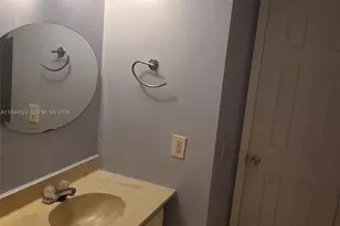 488 NW 165th St Rd, Miami, FL 33169 - Photo 13