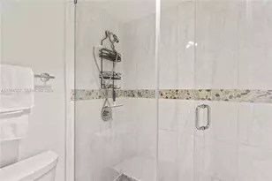 100 Lincoln Rd, Miami Beach, FL 33139 - Photo 11