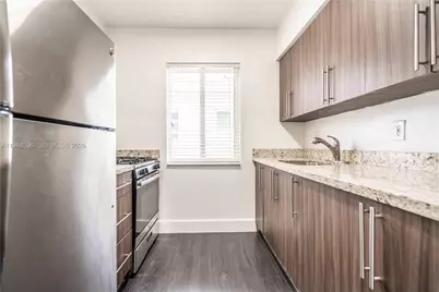 7311 Byron Ave #15, Miami Beach, FL 33141 - Photo 9