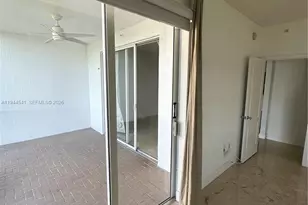 10730 NW 66th St, Doral, FL 33178 - Photo 33