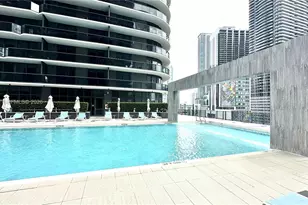 55 SW 9th St, Miami, FL 33130 - Photo 15