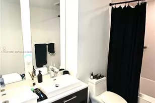 55 SW 9th St, Miami, FL 33130 - Photo 11