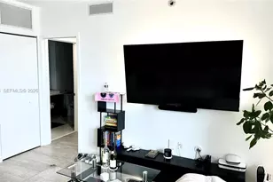 55 SW 9th St, Miami, FL 33130 - Photo 5