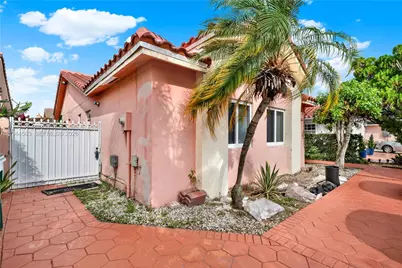 14643 SW 51st St #REAR, Miami, FL 33175 - Photo 1