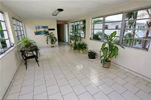 410 SE 2nd St, Hallandale Beach, FL 33009 - Photo 19
