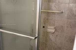 410 SE 2nd St, Hallandale Beach, FL 33009 - Photo 11