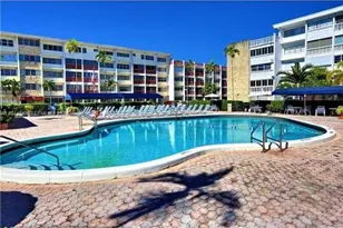 410 SE 2nd St, Hallandale Beach, FL 33009 - Photo 17