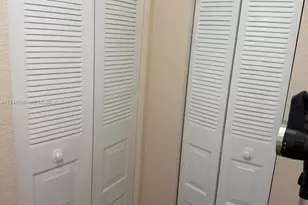 410 SE 2nd St, Hallandale Beach, FL 33009 - Photo 13