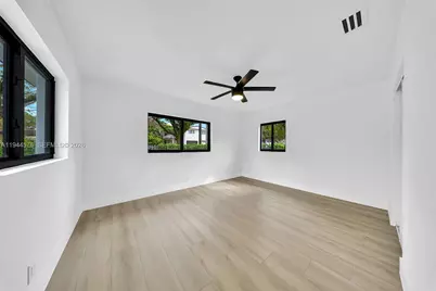 12860 NE 10th Ave, North Miami, FL 33161 - Photo 13