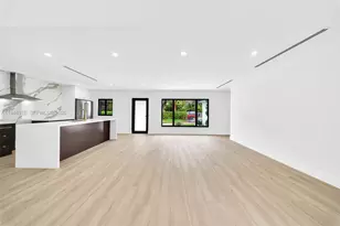 12860 NE 10th Ave, North Miami, FL 33161 - Photo 33