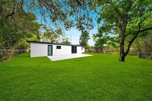 12860 NE 10th Ave, North Miami, FL 33161 - Photo 39