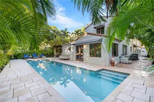 320 W 26th St, Miami Beach, FL 33140 - Photo 3