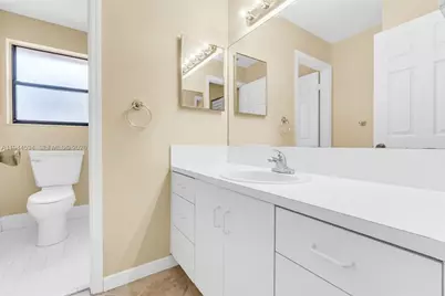 15835 Cotswold Ct, Davie, FL 33331 - Photo 47