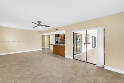 15835 Cotswold Ct, Davie, FL 33331 - Photo 11