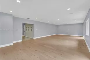 10330 SW 51st St, Miami, FL 33165 - Photo 13