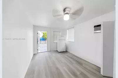 943 SW 9th Ave, Miami, FL 33130 - Photo 7