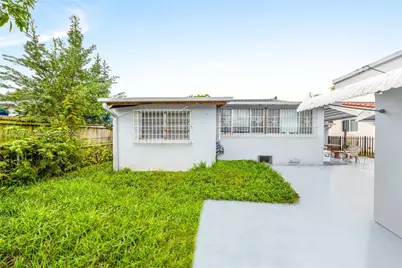 943 SW 9th Ave, Miami, FL 33130 - Photo 13