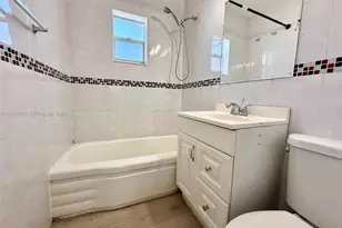 715 SW 10th St, Dania Beach, FL 33004 - Photo 5