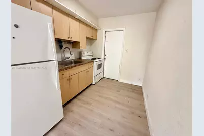 715 SW 10th St #1, Dania Beach, FL 33004 - Photo 3