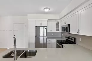 11060 SW 196th St, Cutler Bay, FL 33157 - Photo 9